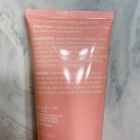 NEW Sweet N Shimmer Frosted Vanilla Hand Lotion - Picture 2 of 4